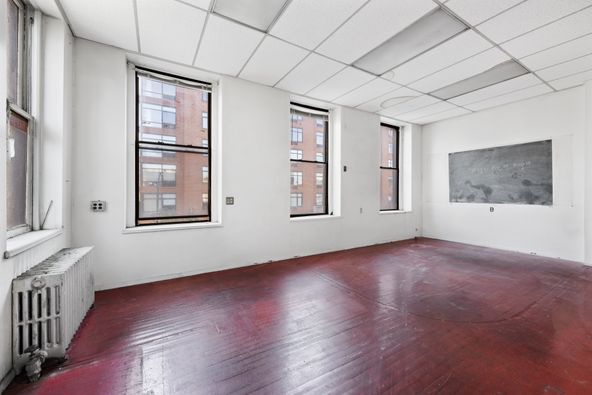 196 Space Street, 3rd Floor